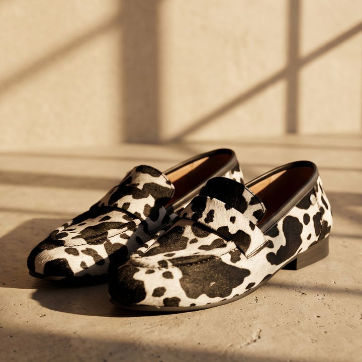 ELEGANT ANIMAL PRINT LOAFERS
