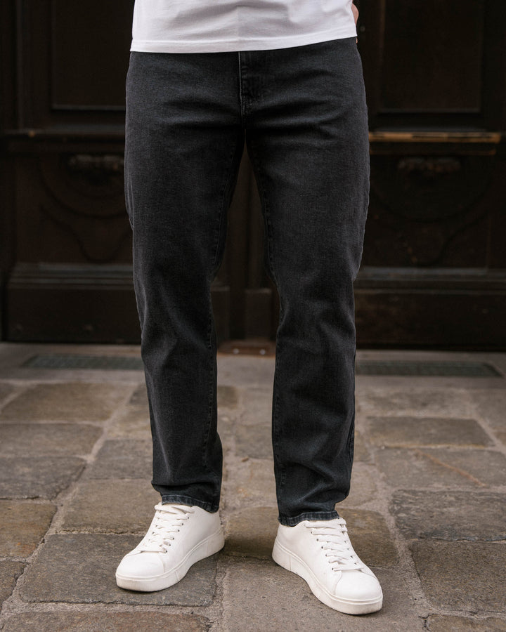 Essential Regular Fit Jeans (Washed Black)