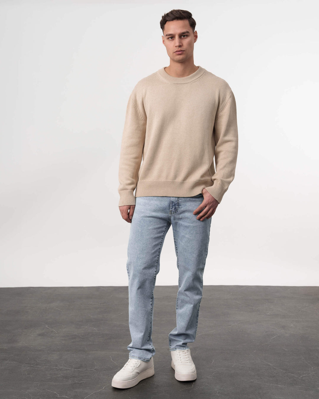 Essential Regular Fit Jeans (light blue)