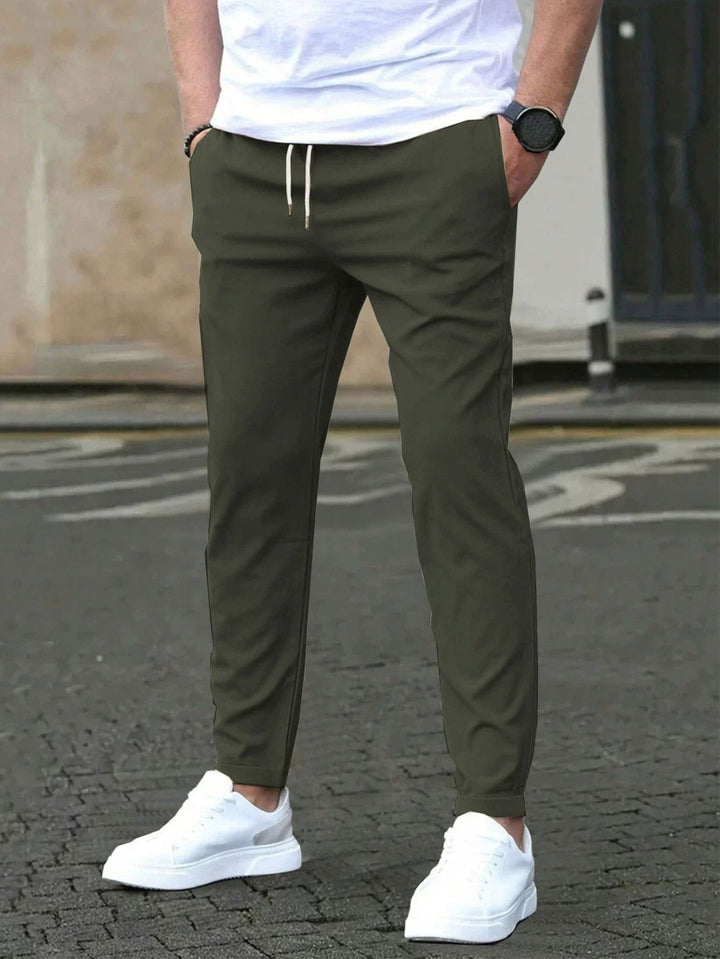 Daniel | Performance Chinos