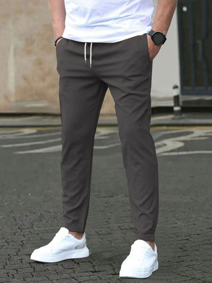 Daniel | Performance Chinos