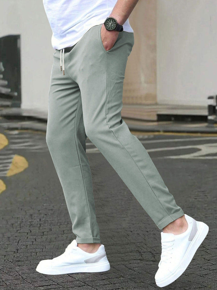 Daniel | Performance Chinos