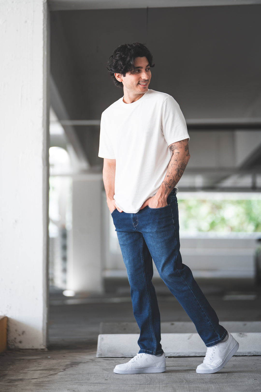 Straight Fit Stretch Jeans Medium Wash